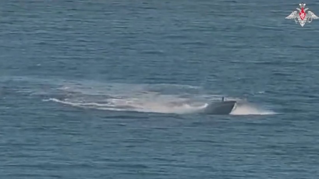 Russische Streitkräfte zerstören ukrainische Marinedrohnen (VIDEO)