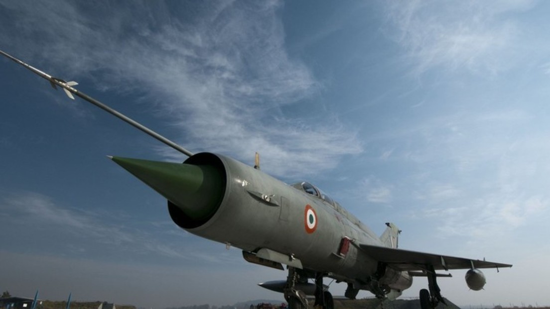 Nach 62 Jahren: Legendäre MiG-21 absolviert letzten Flug am indischen Himmel (VIDEO)