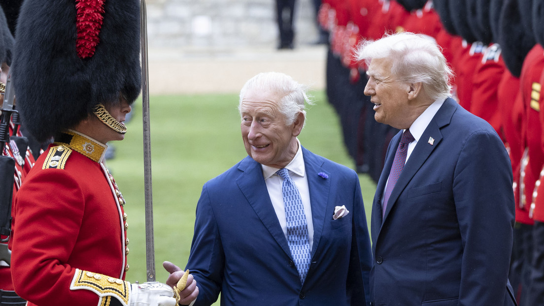 Bericht: Trumps neue Position zum Ukraine-Konflikt hängt mit König Charles zusammen