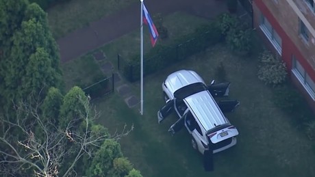Australien: Auto rammt russisches Generalkonsulat (VIDEO)