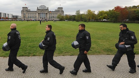 Berliner Polizeischule wird zum Sprachkurs: Weidel kritisiert steigenden Migrantenanteil