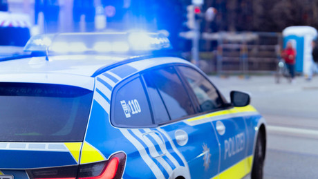 Messergewalt: Schüler sticht auf Lehrerin ein – Tatverdächtiger niedergeschossen