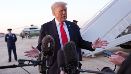 Bericht: Trump fordert von EU 100-Prozent-Zölle gegen China und Indien