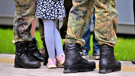 Deutsche Schule in Litauen eröffnet – 700 Soldatenkinder erwartet