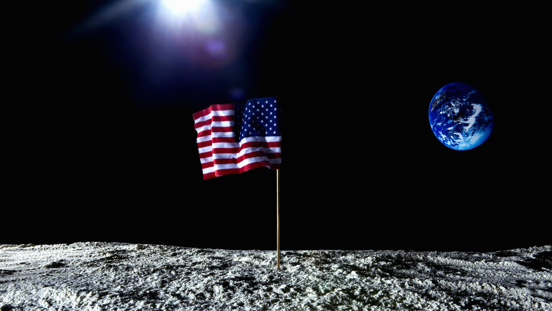 Der Westen teilt den Mond auf