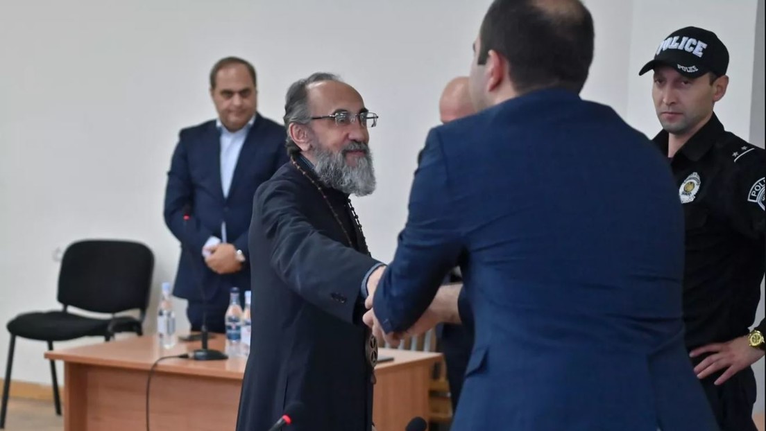 Gericht in Jerewan verurteilt armenischen Bischof zu zwei Jahren und sechs Monaten Haft