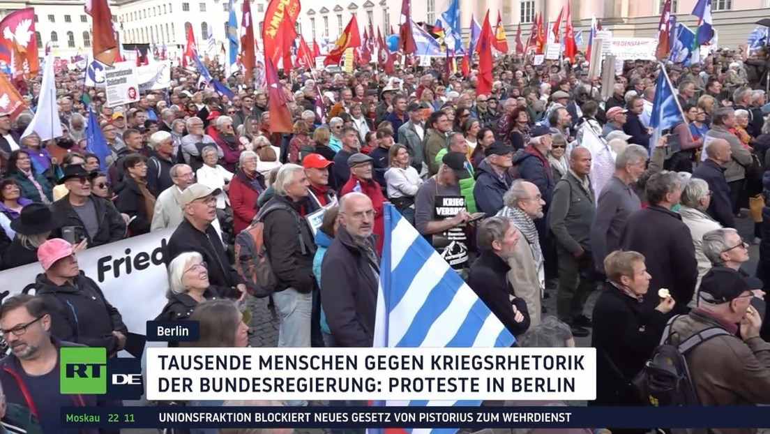 "Nie wieder kriegstüchtig": Protest gegen Bundesregierung am Tag der Deutschen Einheit