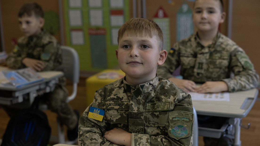 Liveticker Ukraine-Krieg: Asow-Bataillon rekrutiert Schüler für "Hitlerjugend"