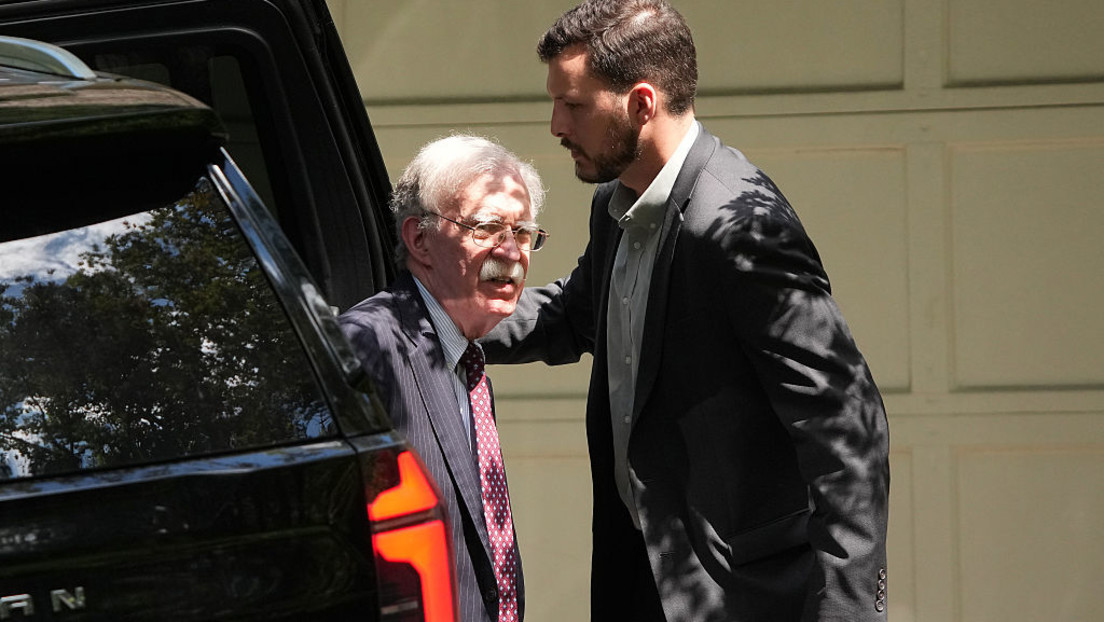 Trump-Berater John Bolton wegen Umgangs mit geheimen Dokumenten angeklagt