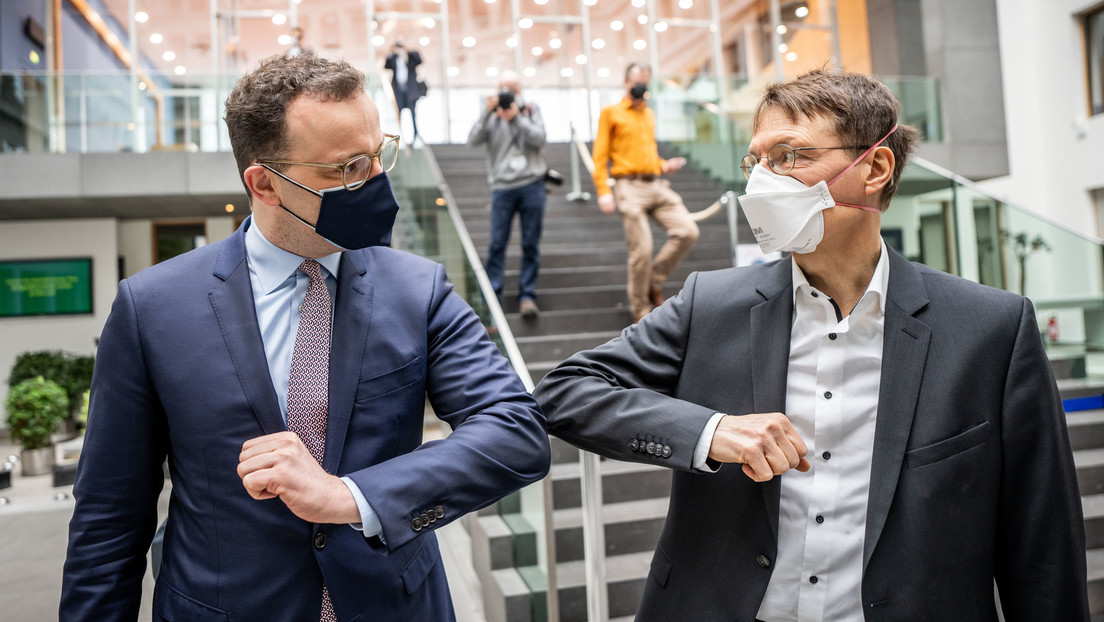 "Vollzugsmöglichkeiten oder Bußgeld" – Interne Emails der "AG Impfpflicht" freigeklagt