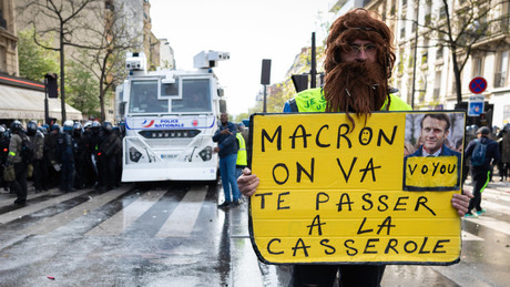 Beispiellose Staatskrise in Frankreich: drei Optionen für Macrons Scherbenhaufen
