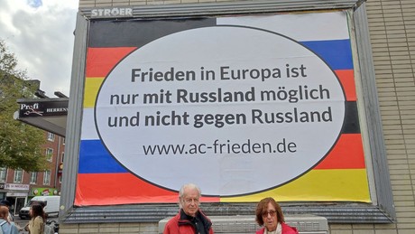 Plakataktion der besonderen Art: Aachener "werben" für den Frieden