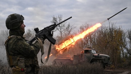 Liveticker Ukraine-Krieg: Russische Armee durchbricht Verteidigungslinien bei Nowopawlowka