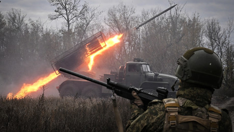 Liveticker Ukraine-Krieg: Russische Streitkräfte greifen Produktion der Raketen Neptun und Grom-2 an