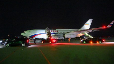 Gipfel: Ungarn ersucht andere Staaten, Durchflug von Putin zu gestatten