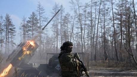 Liveticker Ukraine-Krieg: Russische Armee wehrt 100 nächtliche Drohnenangriffe ab