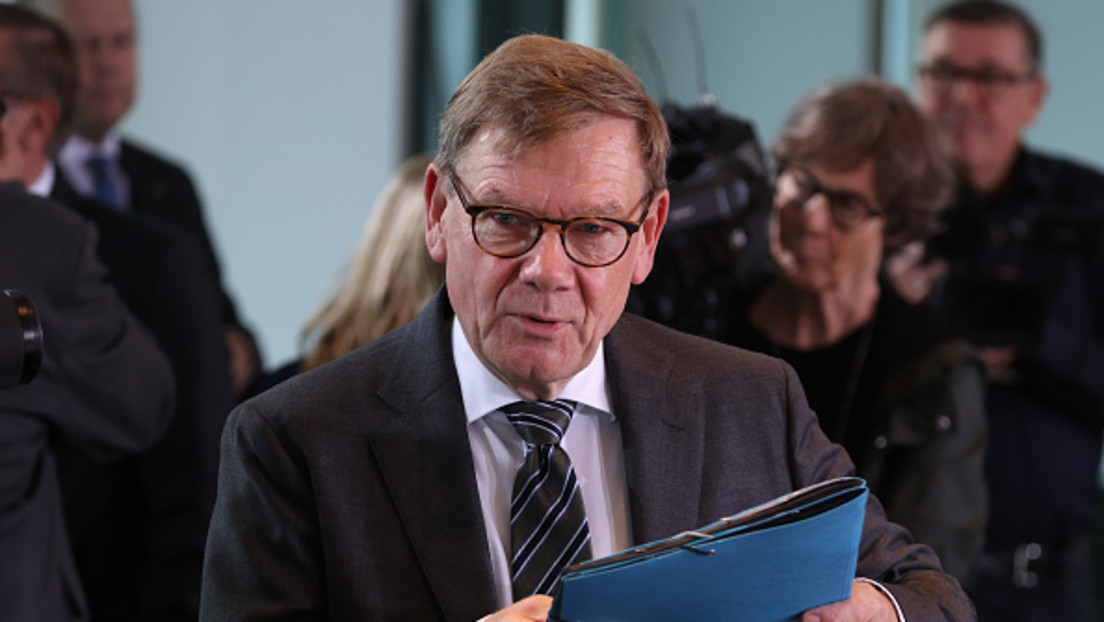 Erneut Probleme mit Regierungsflieger: Wadephul muss Südamerika-Reise mit Linienflug starten