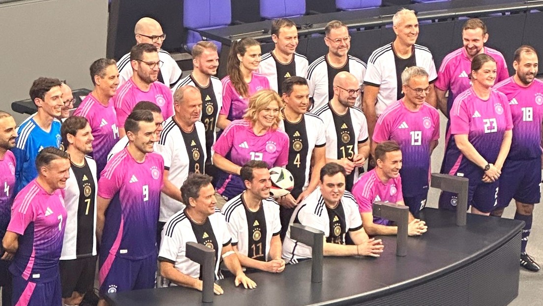 Der tägliche Wahnsinn: "Mehrheit will es halt so" – FC Bundestag mag immer noch keine AfD-Kollegen