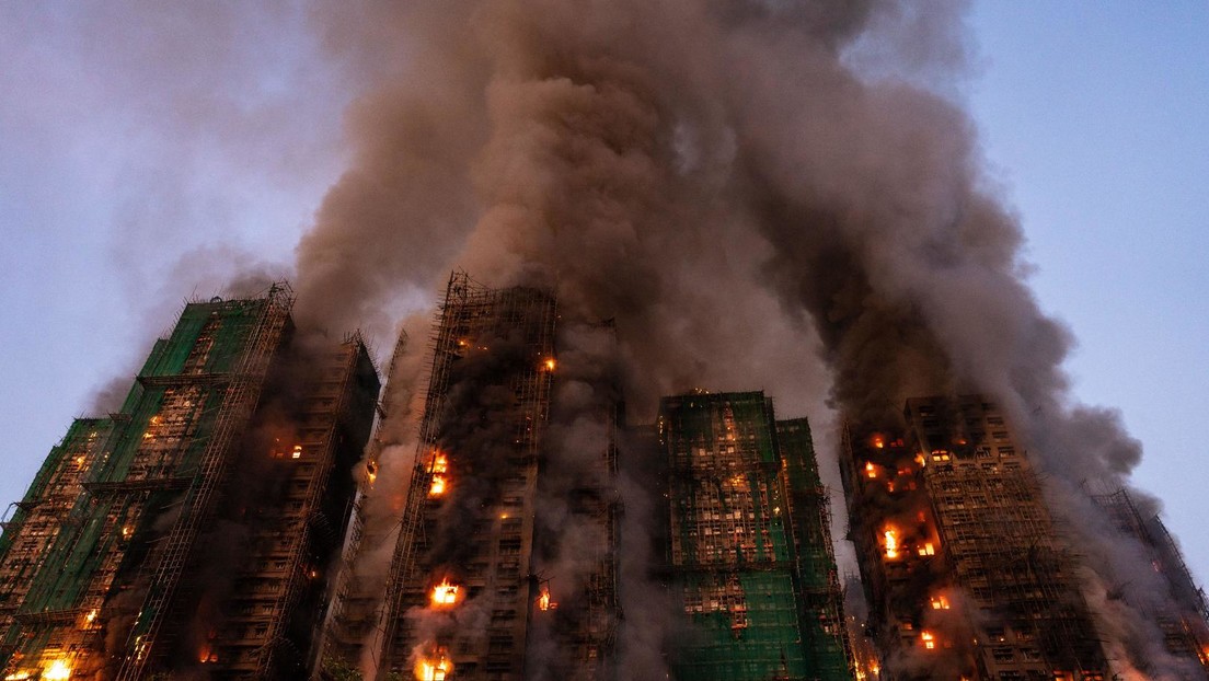 Großbrand in Hongkong außer Kontrolle – Zahl der Toten steigt auf 36