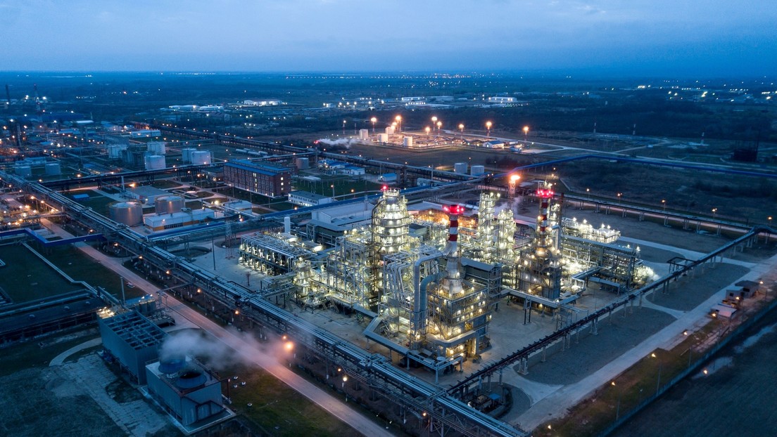 Liveticker Ukraine-Krieg: Erdölraffinerie in Region Krasnodar gerät in Brand