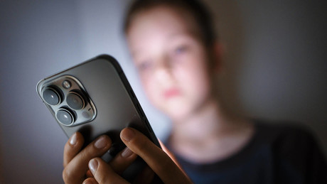 Ex-Kaplan von Queen Elizabeth II. als Pädophiler verurteilt