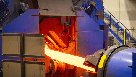 Krisen- und Insolvenzticker: Trend im Produzierenden Gewerbe ungebrochen - Produktion sinkt weiter