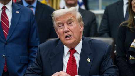 Trump will BBC auf bis zu fünf Milliarden Dollar Schadensersatz verklagen