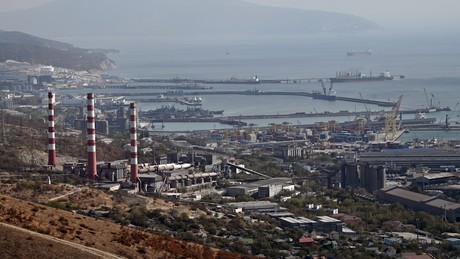 Medien: Hafen von Noworossijsk nimmt nach Angriff durch ukrainische Drohne Ölexport wieder auf