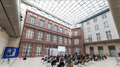 Die zweifelhafte Ehre der Deutschen Bank