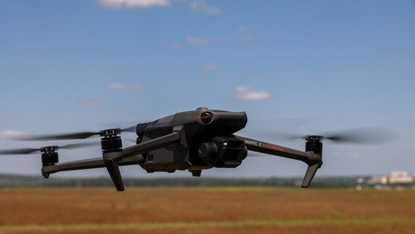 Tschechien: Razzia deckt Korruption bei Drohnenhandel mit Ukraine auf