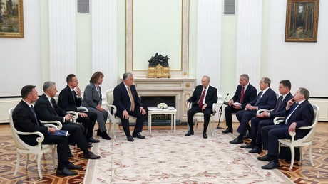 Liveticker Ukraine-Verhandlungen – Putin und Orbán verhandeln im Kreml