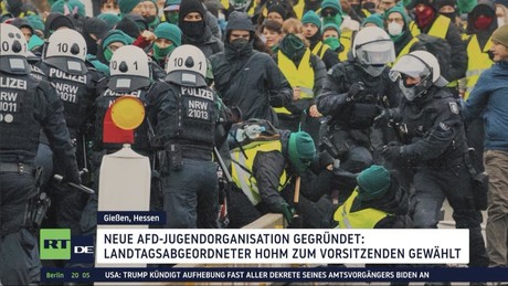 Tumulte rund um AfD-Jugendkongress: Polizei setzt Wasserwerfer gegen Blockierer ein