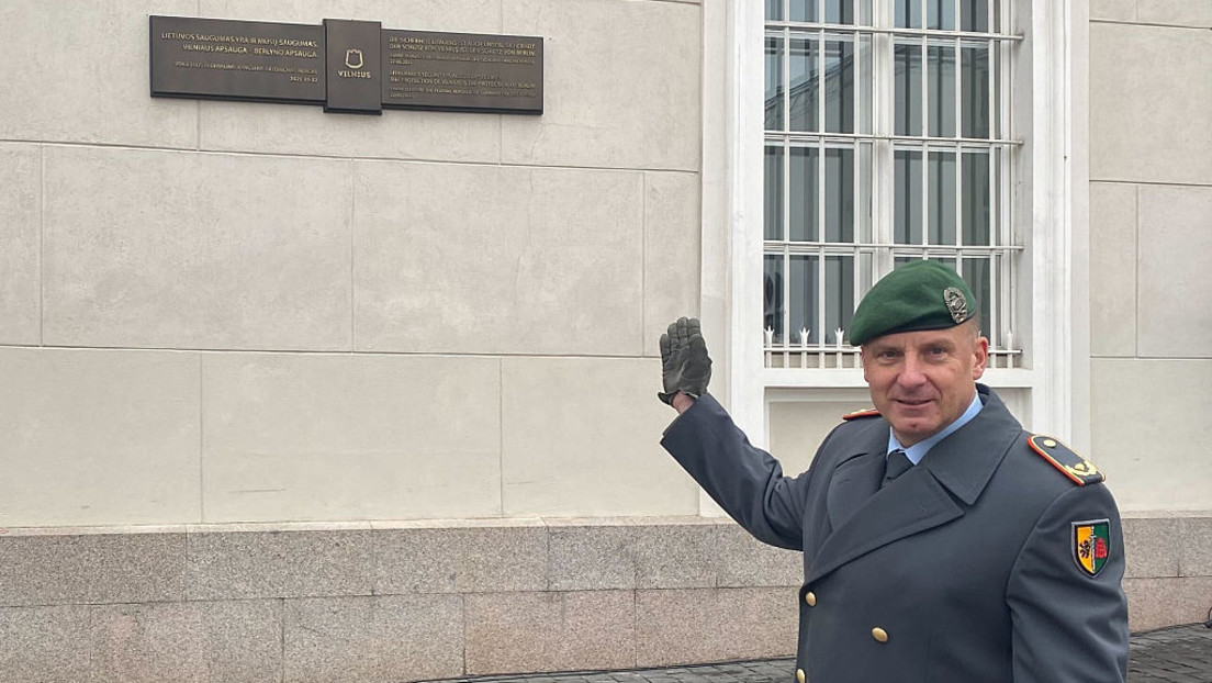 Der tägliche Wahnsinn: "Schutz von Berlin" – Merz erhält Ehrentafel in Litauens Hauptstadt