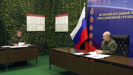 Generalstabschef Gerassimow berichtete Putin über Befreiung von Krasnoarmeisk und Woltschansk