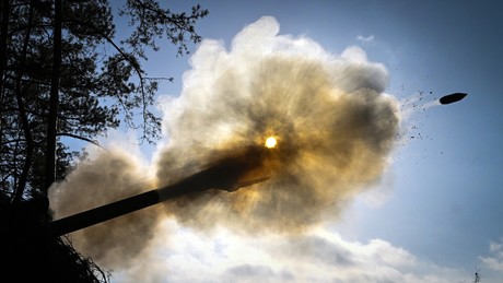 Liveticker Ukraine-Krieg: Russlands Auslandsgeheimdienst warnt französische Militärunternehmen