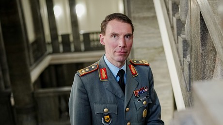 "Kontakt nach Washington abgebrochen" – Freuding allein zu Haus