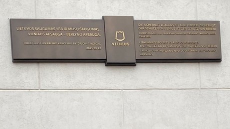 "Ich werde Vilnius beschützen" – Litauer meißeln Merz-Versprechen in Stein