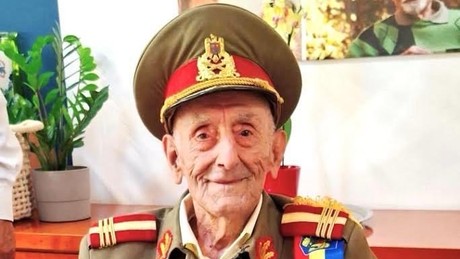 "Rumänien färbt sich braun" – Veteran von Hitlers Verbündetenarmee offiziell ausgezeichnet