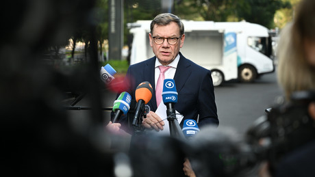 Selbstinszenierung im Auswärtigen Amt: Wadephul lässt Porträts in deutschen Botschaften anbringen