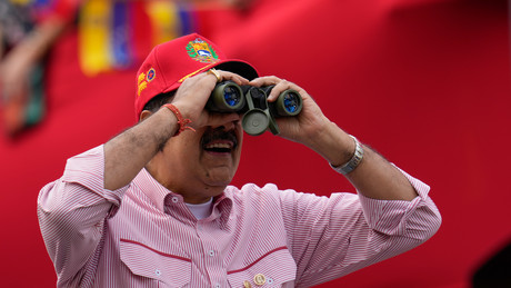 Spannungen nehmen zu: US-Militär fliegt zwei Kampfflugzeuge über den Golf von Venezuela