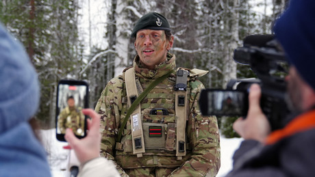 Liveticker Ukraine-Krieg: Großbritannien entsandte heimlich Fallschirmjäger in die Ukraine