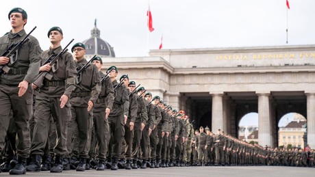 Österreich prüft Verlängerung des Grundwehrdienstes