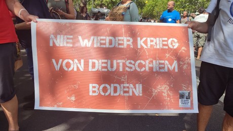 Auf einmal dem Vaterland verpflichtet? Jugend glaubt die Wehrdienstgründe nicht