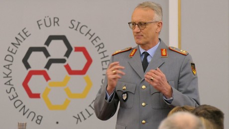 Bundeswehr-General: "48-Stunden-Woche", um "gegen Putin gewappnet zu sein"