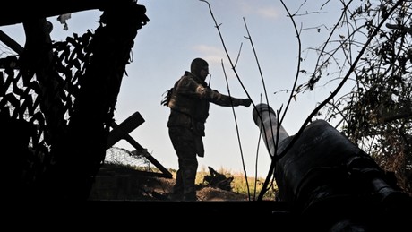 Liveticker Ukraine-Krieg: Russische Artillerie nimmt Stellungen an gesamter Front auseinander