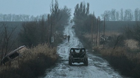 Liveticker Ukraine-Krieg: Kiew zieht Truppen "aus vielen Stellungen" bei Grabowskoje zurück