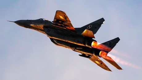 Liveticker Ukraine-Krieg: Polen lässt Kampfjets aufsteigen und schließt zwei Flughäfen