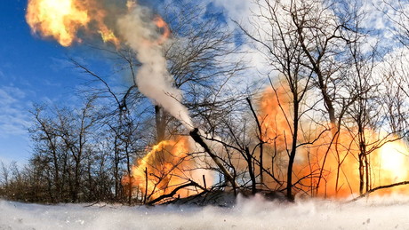 Liveticker Ukraine-Krieg: Artillerie nimmt ukrainische Stellungen entlang der Front auseinander