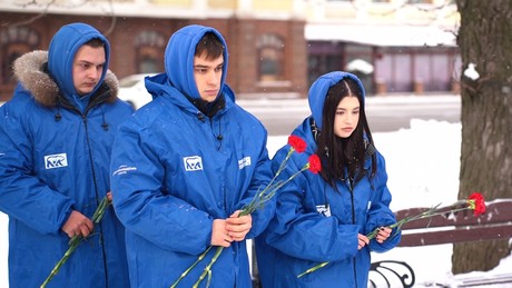 Liveticker Ukraine-Krieg: 524 Leichen nach Ukraine-Invasion in Kursk in Massengräbern gefunden