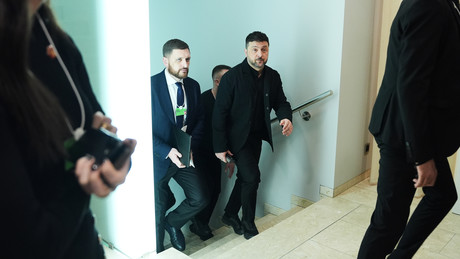 Liveticker Ukraine-Krieg: Selenskij spricht mit Trump